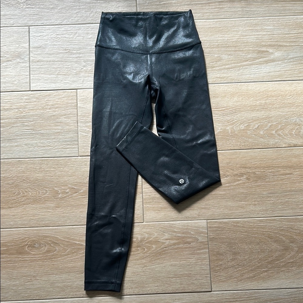 LuluLemon Women’s Wunder Train High Rise Tight in Foil Sz 4